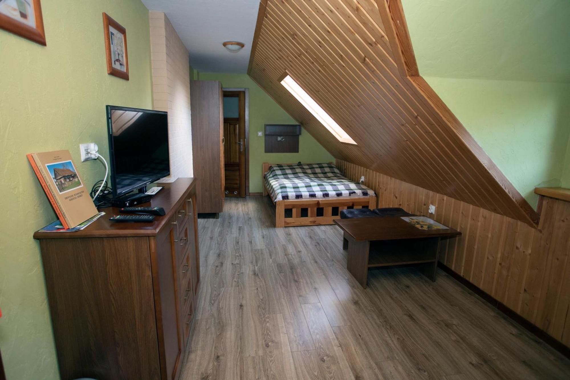 Dom Pod Lipa Villa Jaminy ภายนอก รูปภาพ